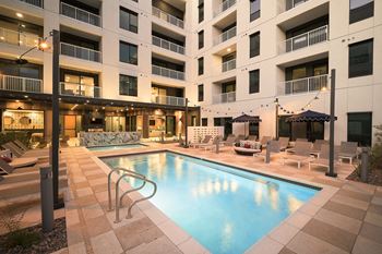 Relaxing pool